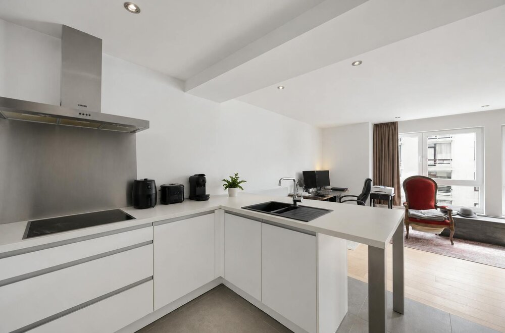 instapklaar-appartement-met-garagebox-op-toplocatie-in-hasselt002.jpg