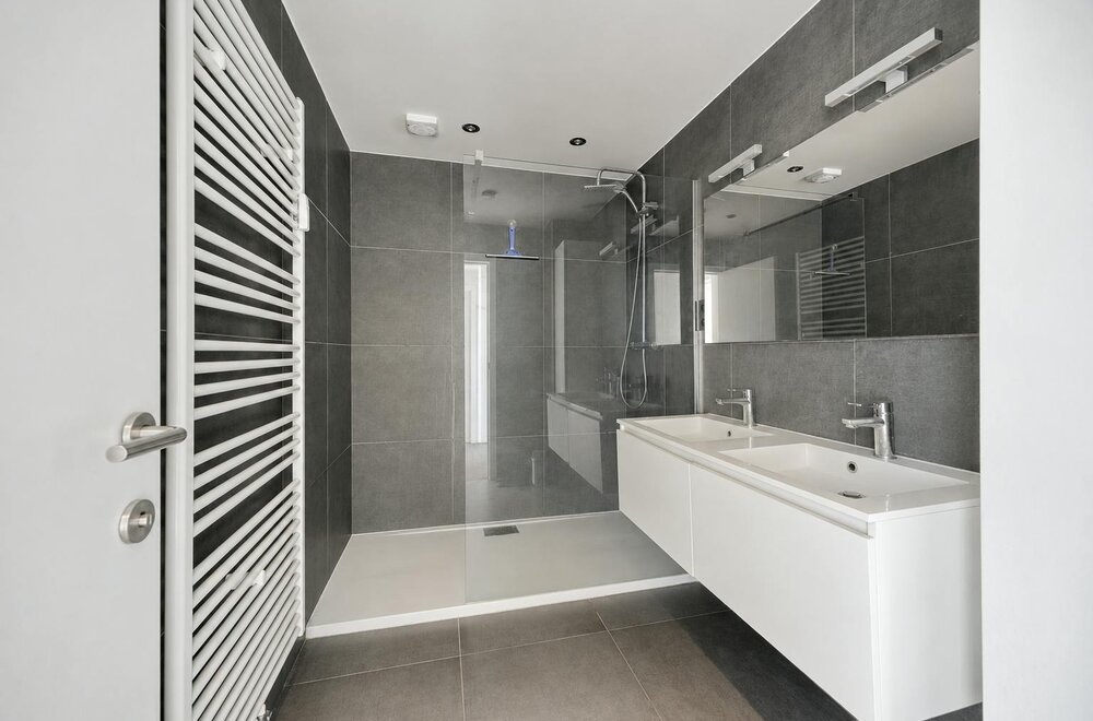 instapklaar-appartement-met-garagebox-op-toplocatie-in-hasselt011.jpg