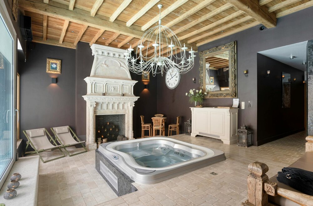 opbrengsteigendom-met-2-privatieve-sauna-s-met-appartement002.jpg