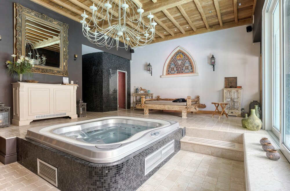 opbrengsteigendom-met-2-privatieve-sauna-s-met-appartement003.jpg