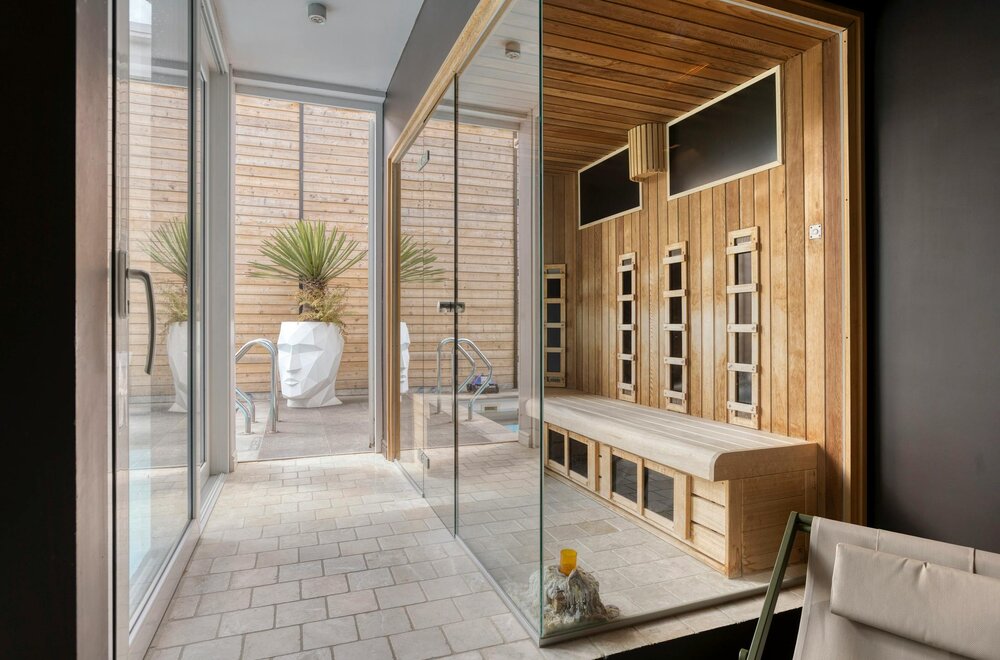 opbrengsteigendom-met-2-privatieve-sauna-s-met-appartement005.jpg