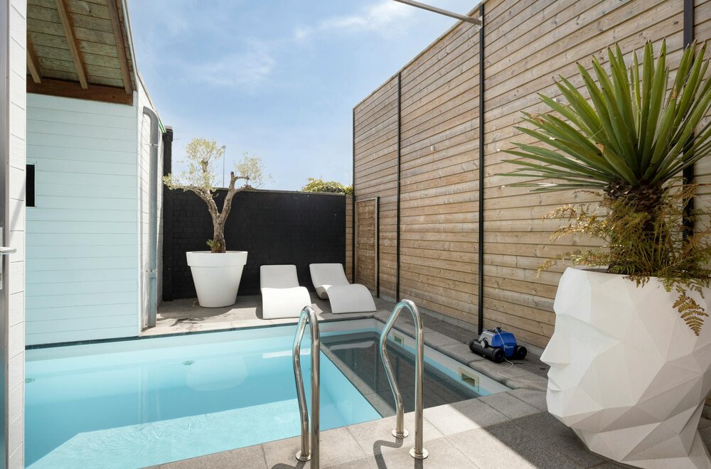 opbrengsteigendom-met-2-privatieve-sauna-s-met-appartement009.jpg
