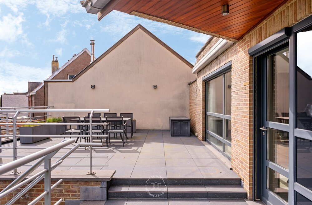 veelzijdige-woning-met-opslaggarage013.jpg