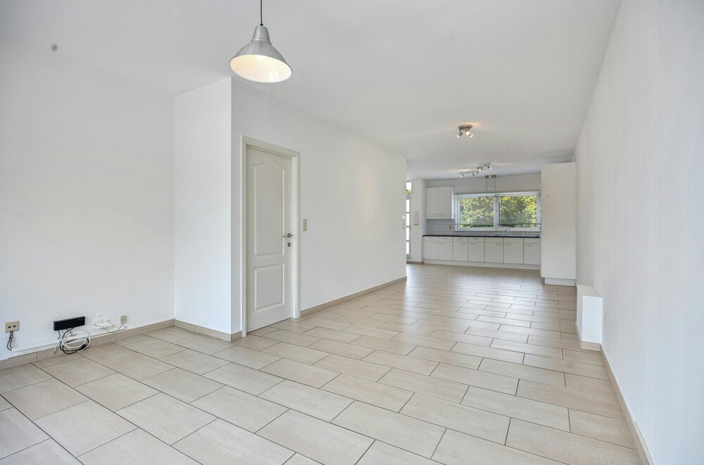 instapklaar-appartement-met-zuidgericht-terras-nabij-centrum-diepenbeek-002.jpg