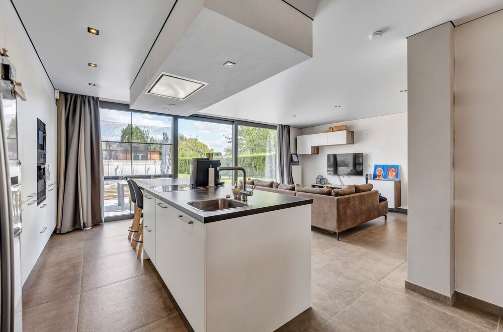 gerenoveerde-woning-met-3-slaapkamers-en-tuin-in-dilbeek002.jpg