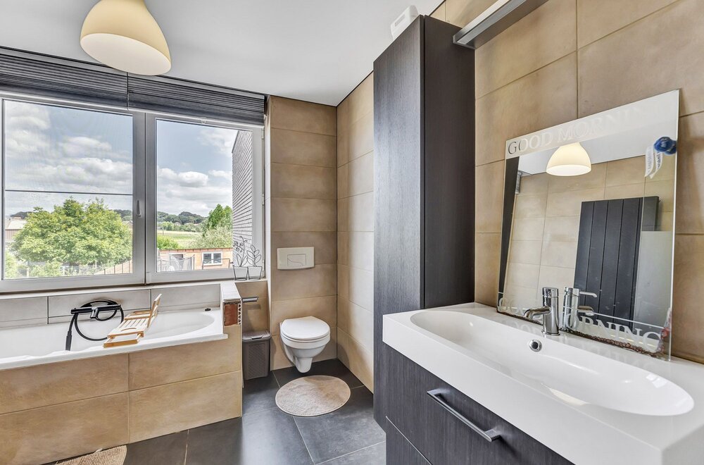 gerenoveerde-woning-met-3-slaapkamers-en-tuin-in-dilbeek014.jpg