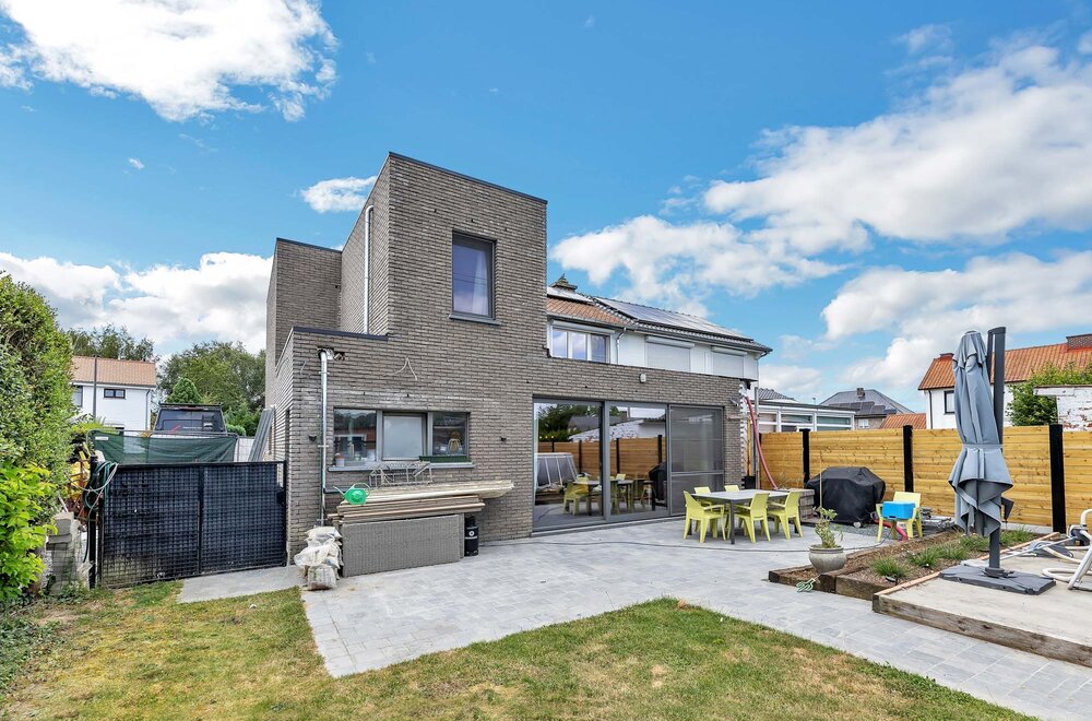 gerenoveerde-woning-met-3-slaapkamers-en-tuin-in-dilbeek020.jpg