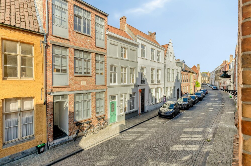 charmant-huis-te-koop-met-drie-slaapkamers-in-centrum-brugge014.jpg