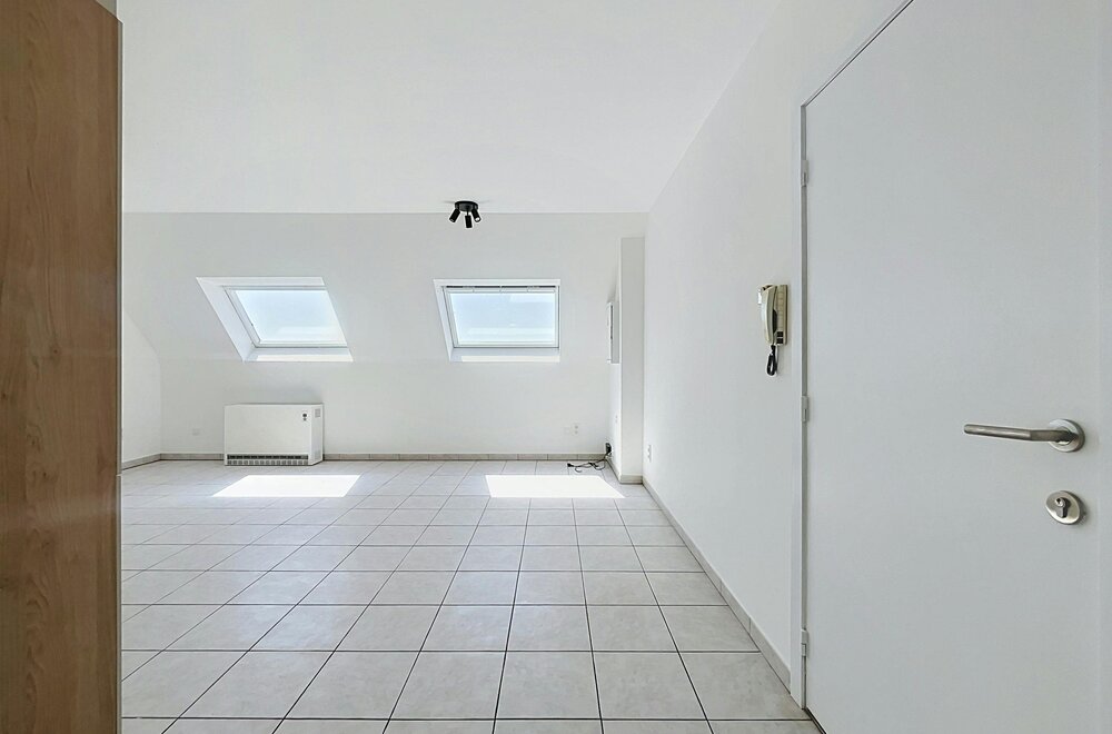 dakappertement-met-1-slaapkamer-te-koop-aan-station-eeklo002.jpg