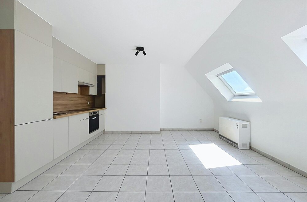 dakappertement-met-1-slaapkamer-te-koop-aan-station-eeklo003.jpg