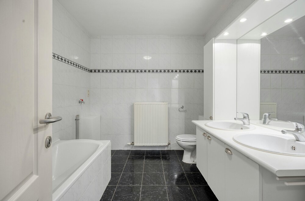 instapklaar-appartement-met-zuidgericht-terras-nabij-centrum-diepenbeek-008.jpg