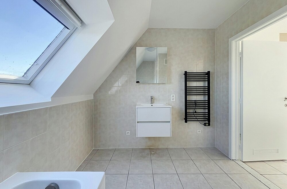 dakappertement-met-1-slaapkamer-te-koop-aan-station-eeklo005.jpg