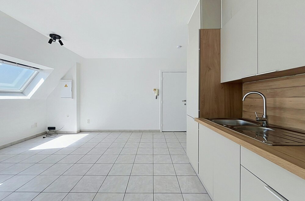 dakappertement-met-1-slaapkamer-te-koop-aan-station-eeklo007.jpg