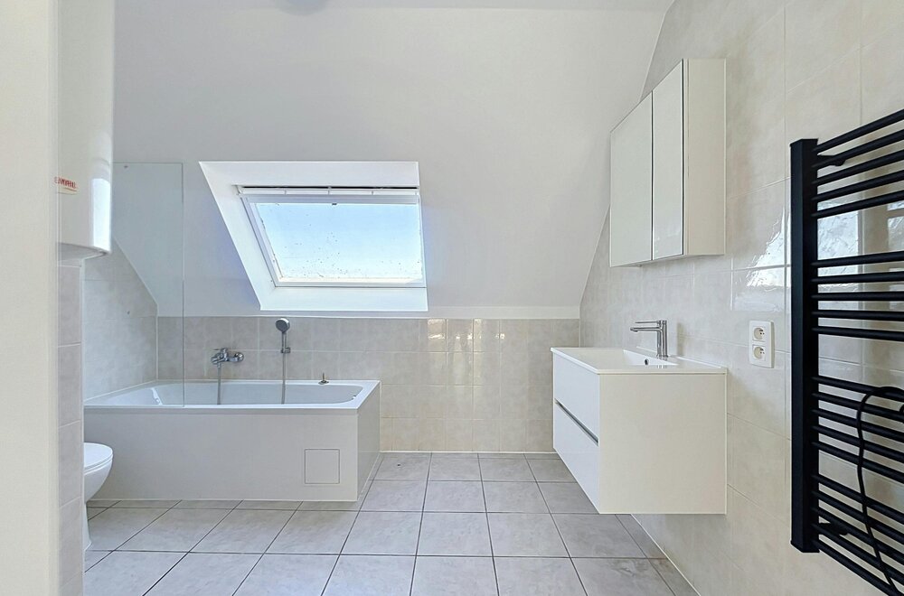 dakappertement-met-1-slaapkamer-te-koop-aan-station-eeklo009.jpg