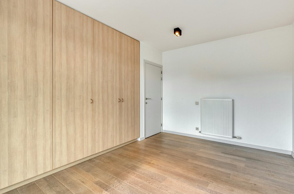ruim-appartement-met-2-slpk-en-garage-te-koop-in-brasschaat014.jpg