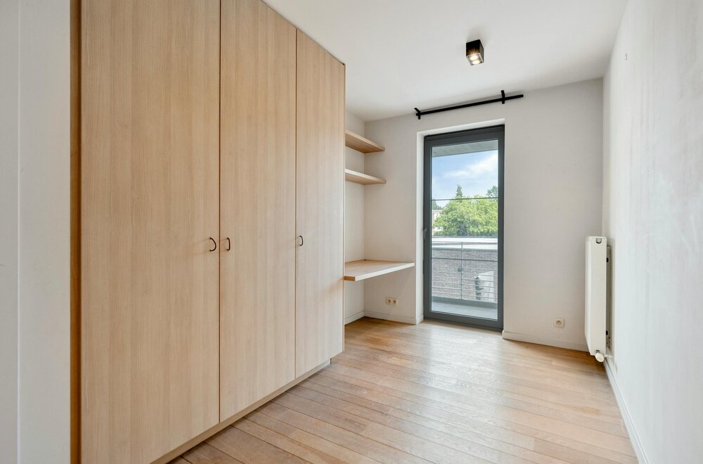 ruim-appartement-met-2-slpk-en-garage-te-koop-in-brasschaat015.jpg