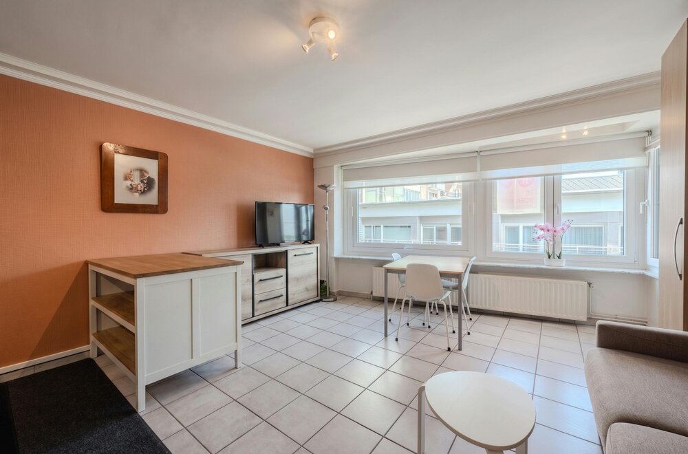 ruime-studio-met-prachtig-zijdelings-zeezicht-te-middelkerke003.jpg