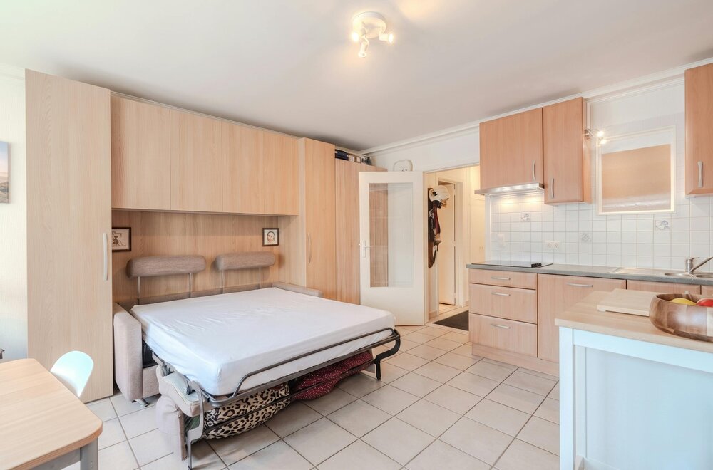 ruime-studio-met-prachtig-zijdelings-zeezicht-te-middelkerke005.jpg