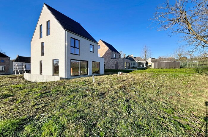 9400 Nederhasselt