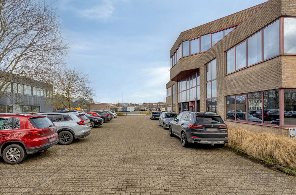 patrimoniumvennootschap-met-kantoorgebouw-in-aartselaar036.jpg