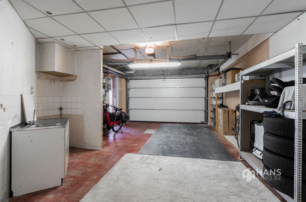 opbrengsteigendom-bestaande-uit-handelshuis-met-woonst-en-aanpalende-bel-etage-appartement-in-merksem-026.jpg