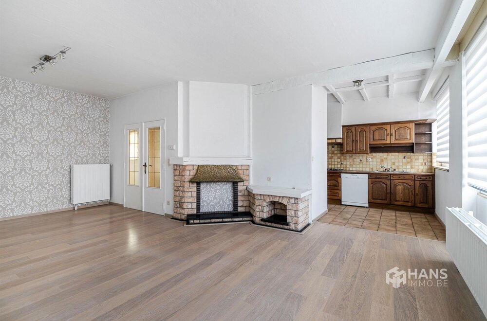 opbrengsteigendom-bestaande-uit-handelshuis-met-woonst-en-aanpalende-bel-etage-appartement-in-merksem-027.jpg