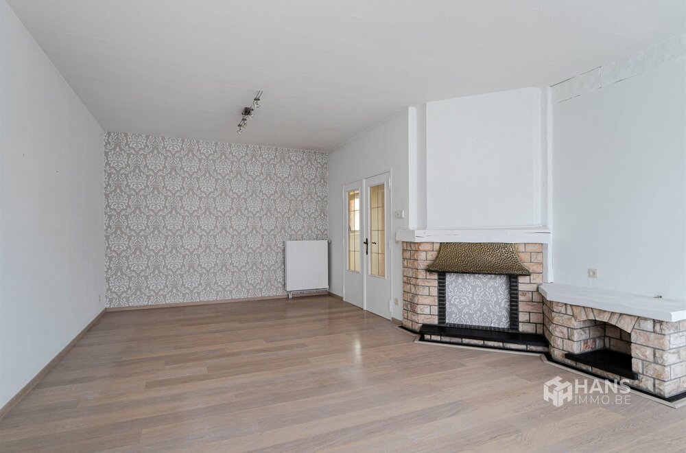 opbrengsteigendom-bestaande-uit-handelshuis-met-woonst-en-aanpalende-bel-etage-appartement-in-merksem-028.jpg
