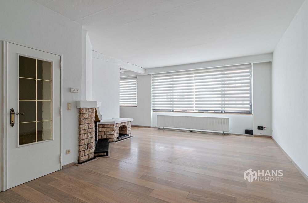 opbrengsteigendom-bestaande-uit-handelshuis-met-woonst-en-aanpalende-bel-etage-appartement-in-merksem-029.jpg