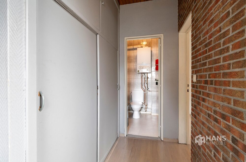 opbrengsteigendom-bestaande-uit-handelshuis-met-woonst-en-aanpalende-bel-etage-appartement-in-merksem-032.jpg