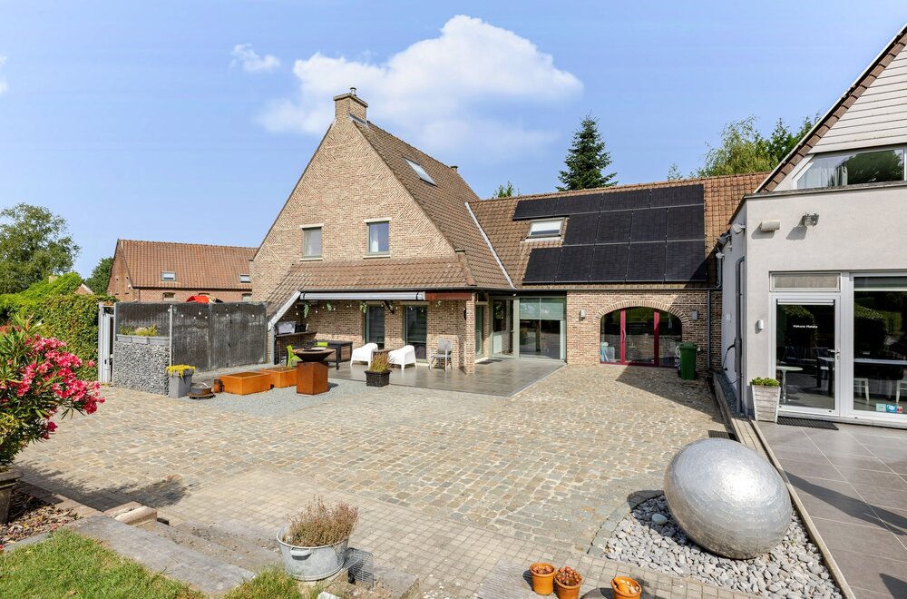 unieke-eigendom-met-woning-en-4-vakantiewoning-vlaamse-ardennen003.jpg