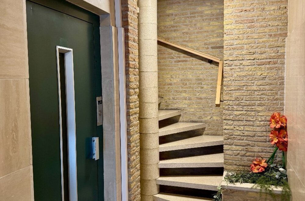 opbrengsteigendom-met-winkel-en-appartementen-op-toplocatie-in-kortrijk005.jpg