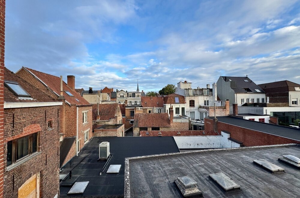 opbrengsteigendom-met-winkel-en-appartementen-op-toplocatie-in-kortrijk014.jpg