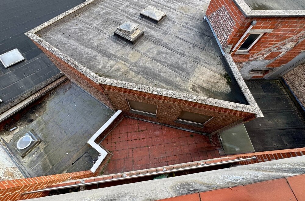 opbrengsteigendom-met-winkel-en-appartementen-op-toplocatie-in-kortrijk017.jpg
