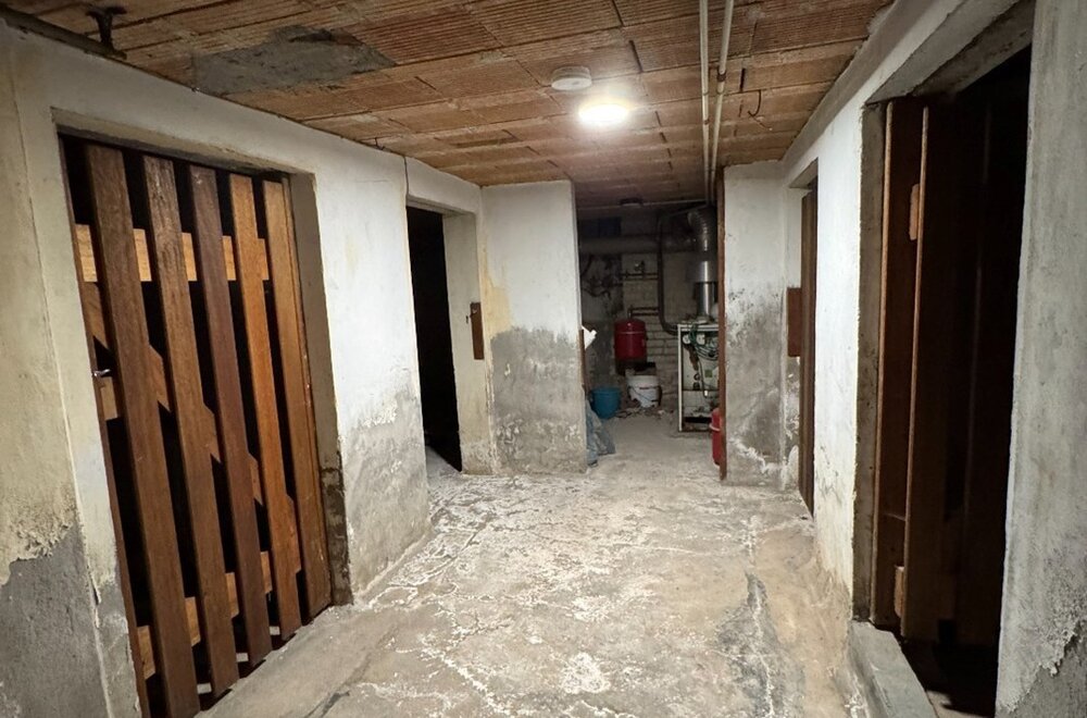 opbrengsteigendom-met-winkel-en-appartementen-op-toplocatie-in-kortrijk019.jpg