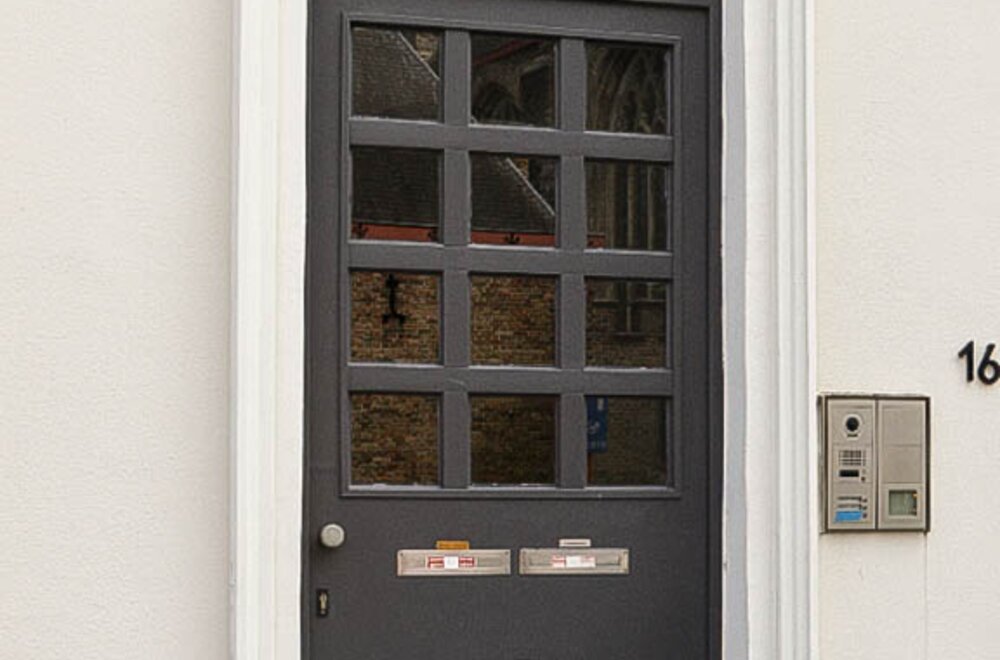 sfeervolle-penthouse-139-m2-met-zonneterras-schilderachtige-gelegen-rond-de-st-gilliskerk002.jpg