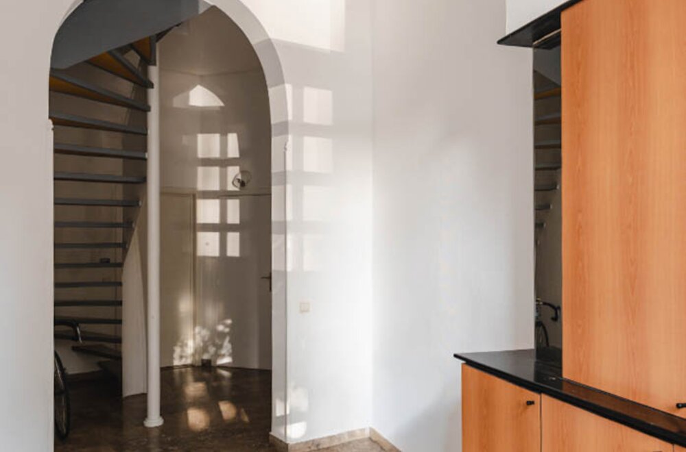 sfeervolle-penthouse-139-m2-met-zonneterras-schilderachtige-gelegen-rond-de-st-gilliskerk003.jpg