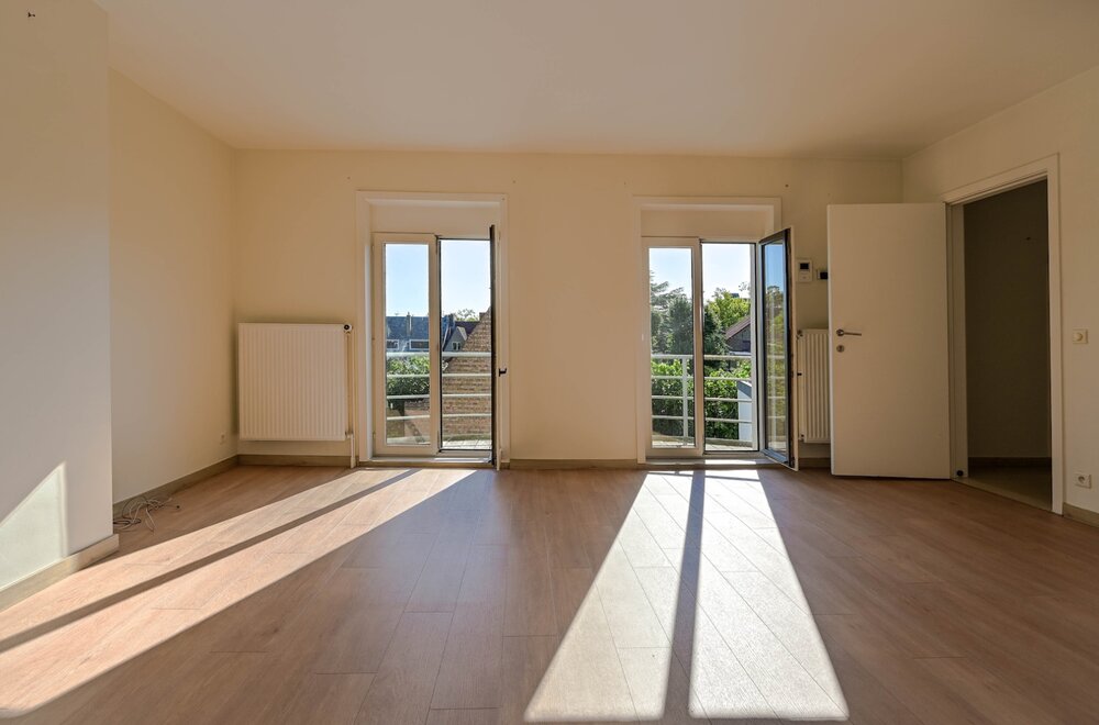 sfeervolle-penthouse-139-m2-met-zonneterras-schilderachtige-gelegen-rond-de-st-gilliskerk008.jpg