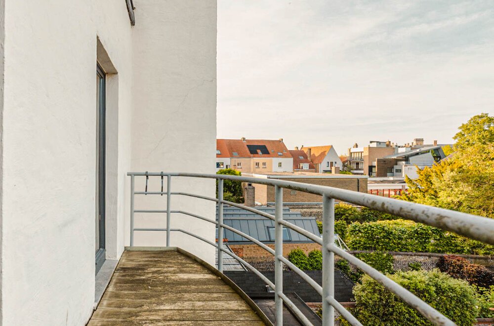 sfeervolle-penthouse-139-m2-met-zonneterras-schilderachtige-gelegen-rond-de-st-gilliskerk009.jpg