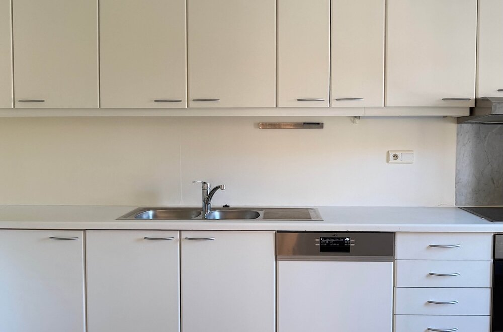 sfeervolle-penthouse-139-m2-met-zonneterras-schilderachtige-gelegen-rond-de-st-gilliskerk011.jpg