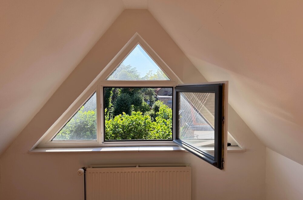 sfeervolle-penthouse-139-m2-met-zonneterras-schilderachtige-gelegen-rond-de-st-gilliskerk016.jpg