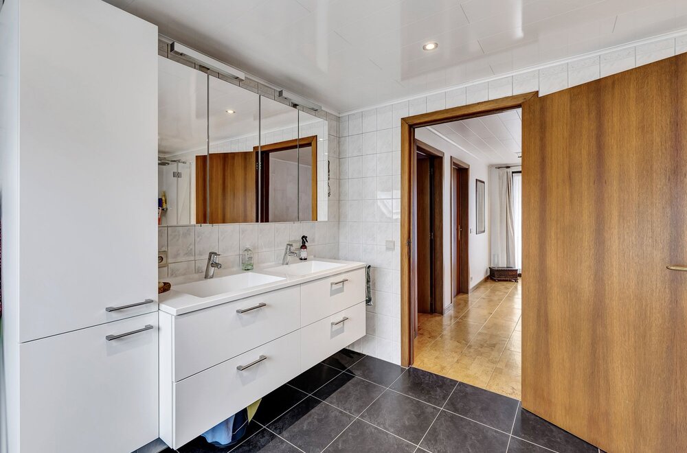 instapklare-hob-met-3-slaapkamers-garage-en-zonnige-tuin010.jpg