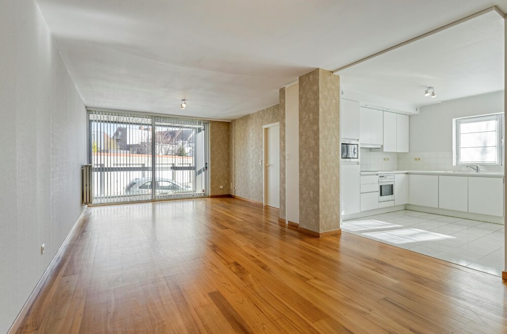 instapklaar-appartement-met-terras-te-koop-in-roeselare-003.jpg
