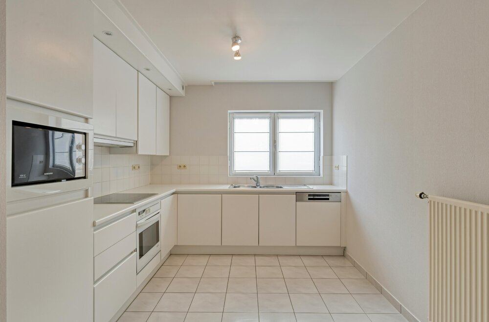 instapklaar-appartement-met-terras-te-koop-in-roeselare-010.jpg