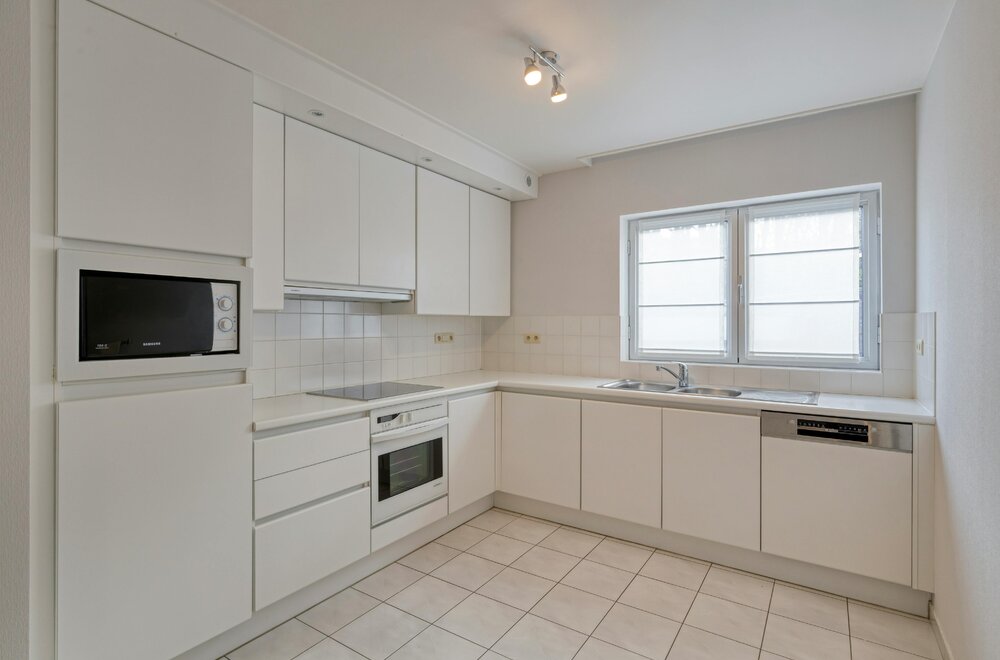 instapklaar-appartement-met-terras-te-koop-in-roeselare-011.jpg