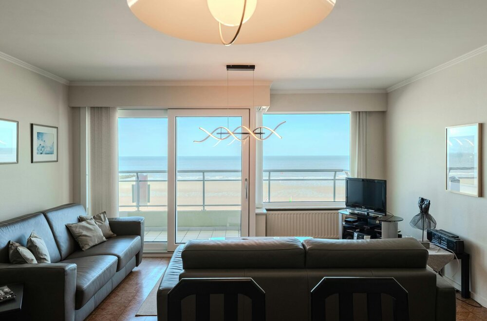 ruim-2-slaapkamer-appartement-met-frontaal-zeezicht002.jpg