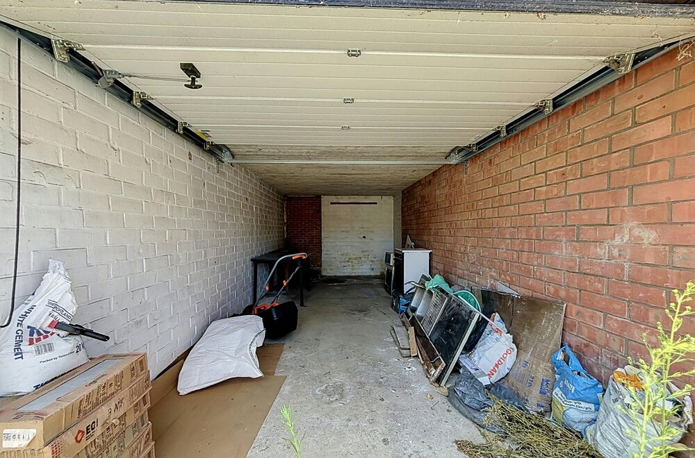 garagebox-te-koop-in-centrum-wuustwezel-006.jpg