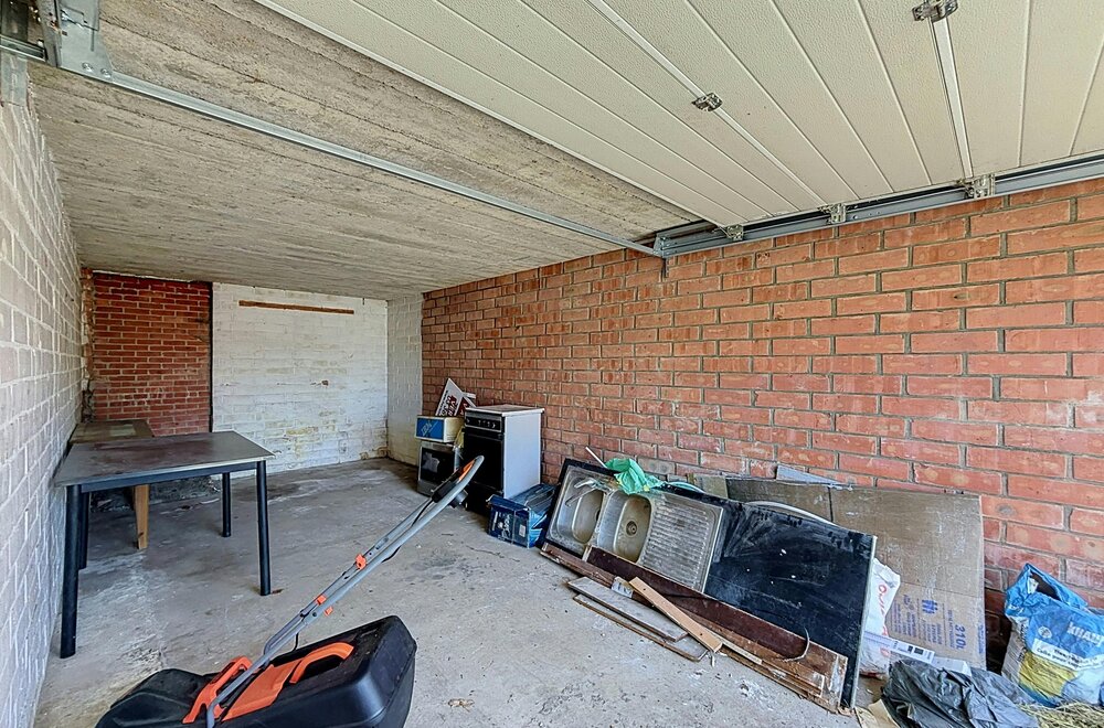 garagebox-te-koop-in-centrum-wuustwezel-007.jpg