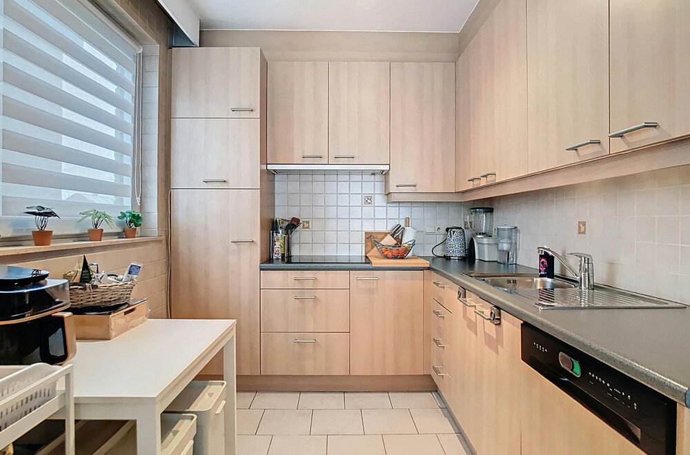 instapklaar-twee-slaapkamer-appartement-te-zwijndrecht007.jpg