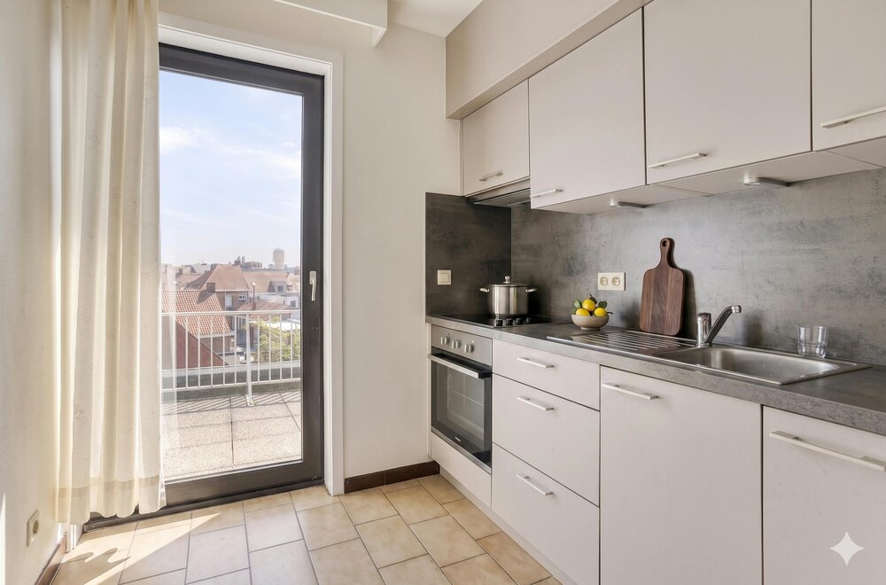 appartement-met-prachtig-terras-te-koop-in-centrum-roeselare002.jpg