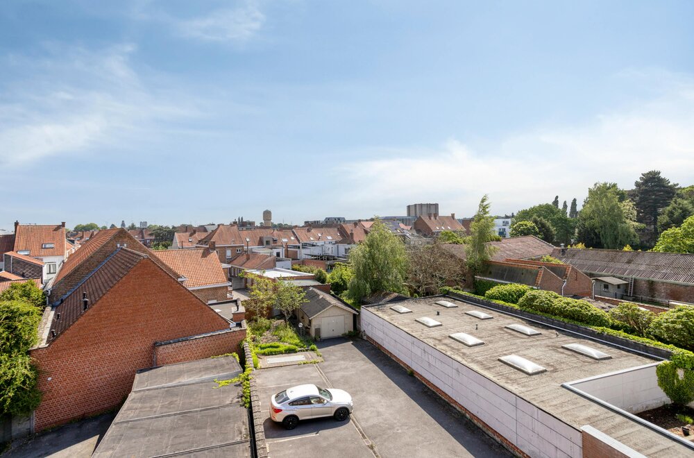 appartement-met-prachtig-terras-te-koop-in-centrum-roeselare011.jpg